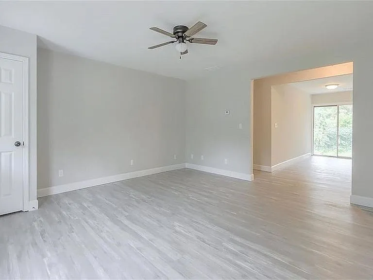 4056 Dallas Acworth Hwy NW — Photo 3