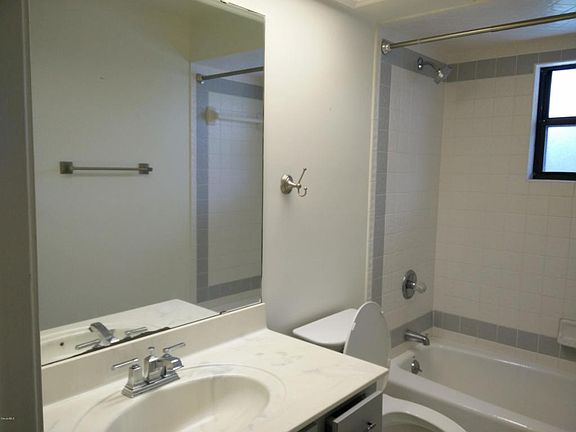 4th image of 1206 Sugar Creek Ln