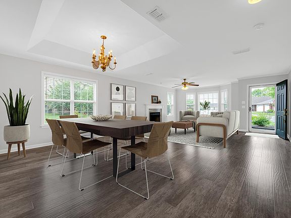 3rd image of 310 Forest Glen Cir