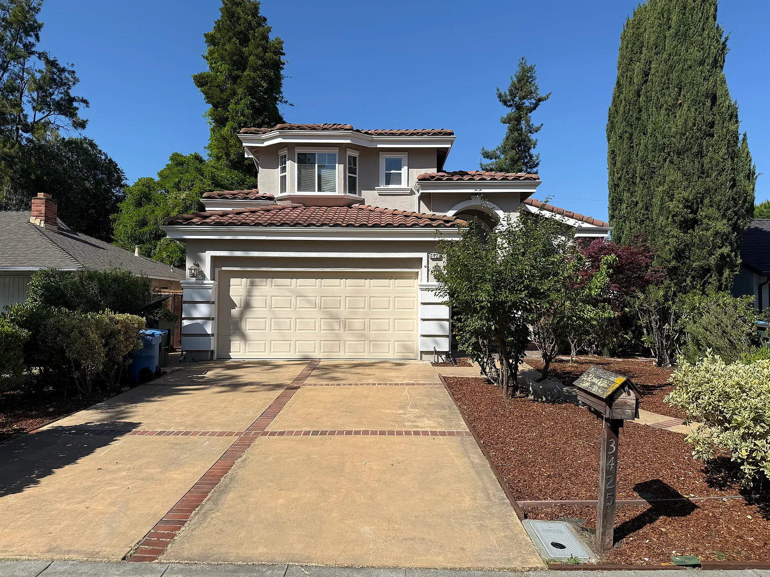 3425 Bryant St photo 1