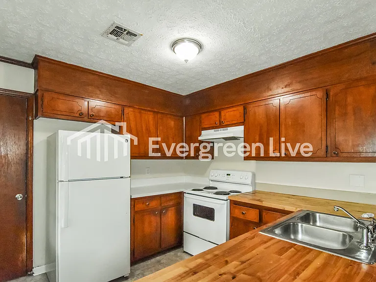 6535 Pinebrook Dr — Photo 5