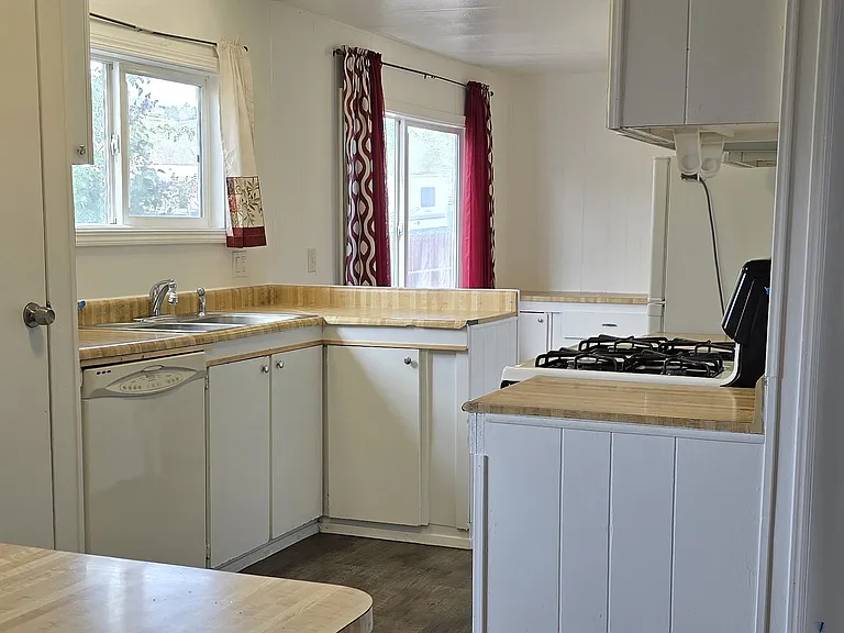 3418 Tourmaline Dr — Photo 4