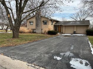 808 Lexington Rd, Pleasant Hill, MO 64080