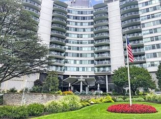 1 Claridge Dr APT 925, Verona, NJ 07044