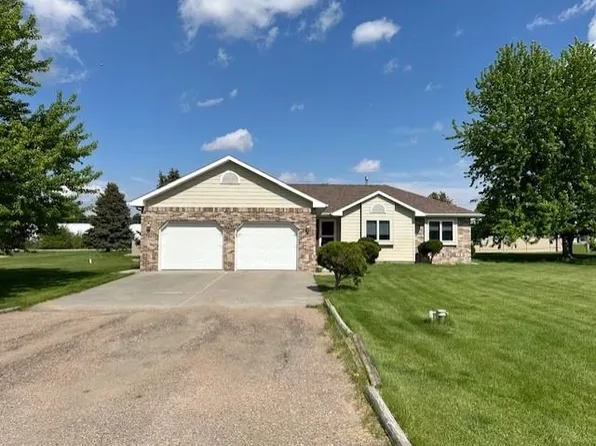 5421 W Saddlehorse Dr, Kearney, NE 68847