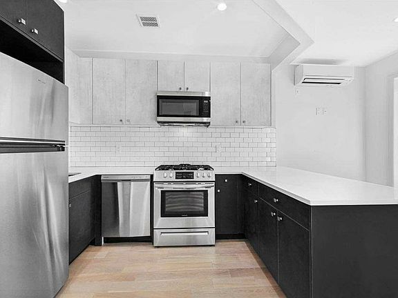 3rd image of 371 Mac Donough St #4L