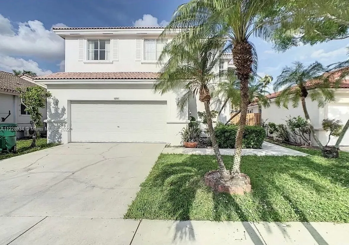SW 156th Pl, Miami — Photo 2