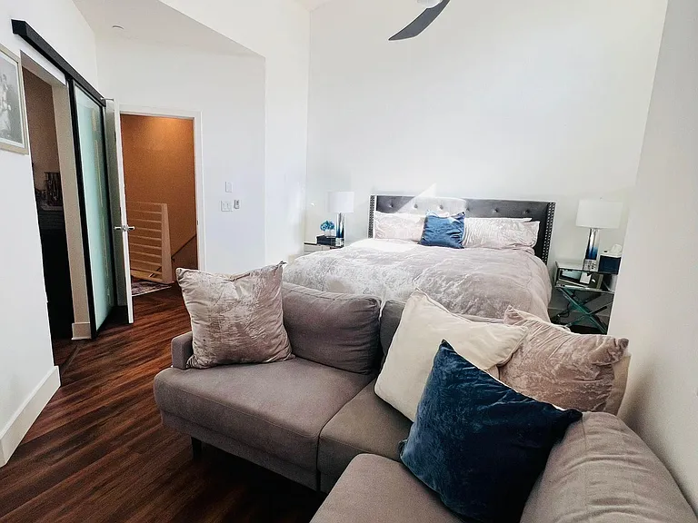 7855 Modern Oasis Dr — Photo 10