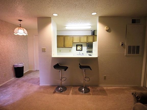 3rd image of 1901 Holleman Dr #305