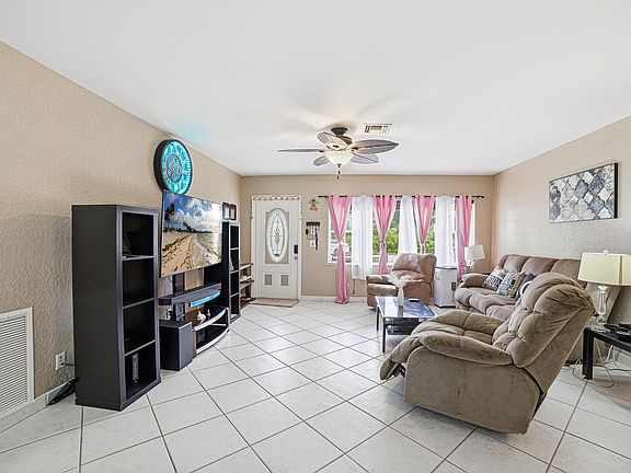 5th image of 564 NW 55th St