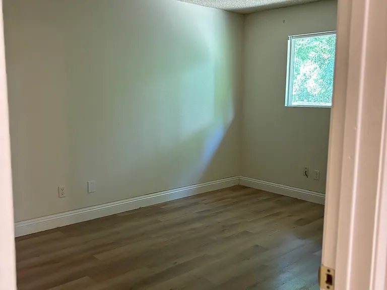6075 Peoria Dr — Photo 10