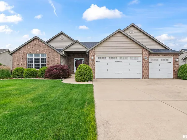 2308 Halifax Dr, Chatham, IL 62629