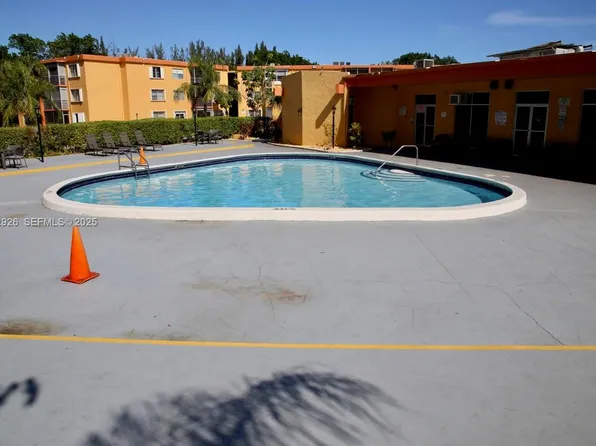 (undisclosed Address), Pompano Beach, FL 33064