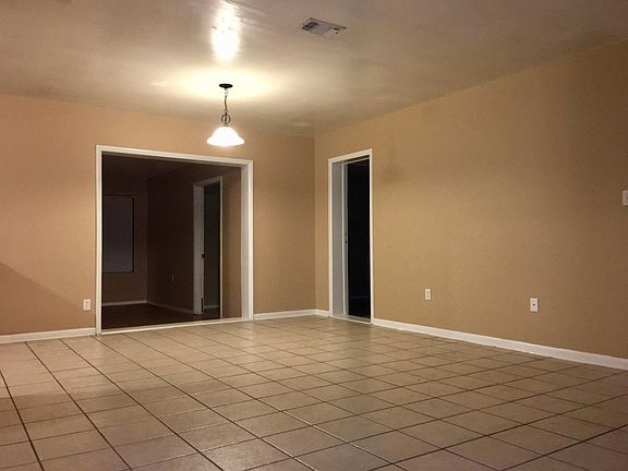 3rd image of 1053 NE 15th Pl