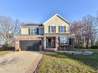 1668 Four Seasons Dr, Howell, MI 48843