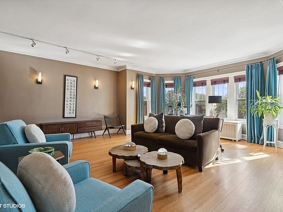 5th image of 6434 N Damen Ave APT 3S