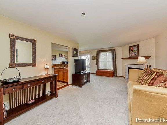 4th image of 5S475 Scots Dr APT E