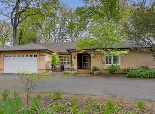 2555 Country Club Rd, Winston Salem, NC 27104