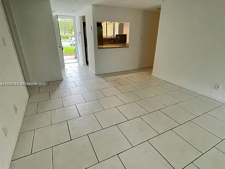 183 Lakeview Dr #103 — Photo 4