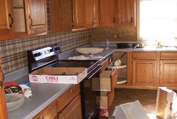 5th image of 2896 Lakewood Dr