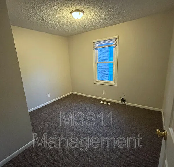 911 Washington St #3 — Photo 9
