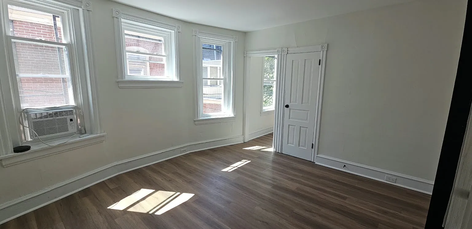 1 bed, 900 sqft, $1,595 — Photo 1