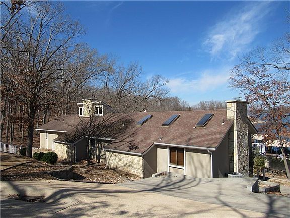 3rd image of 399 Tara Vista Rd