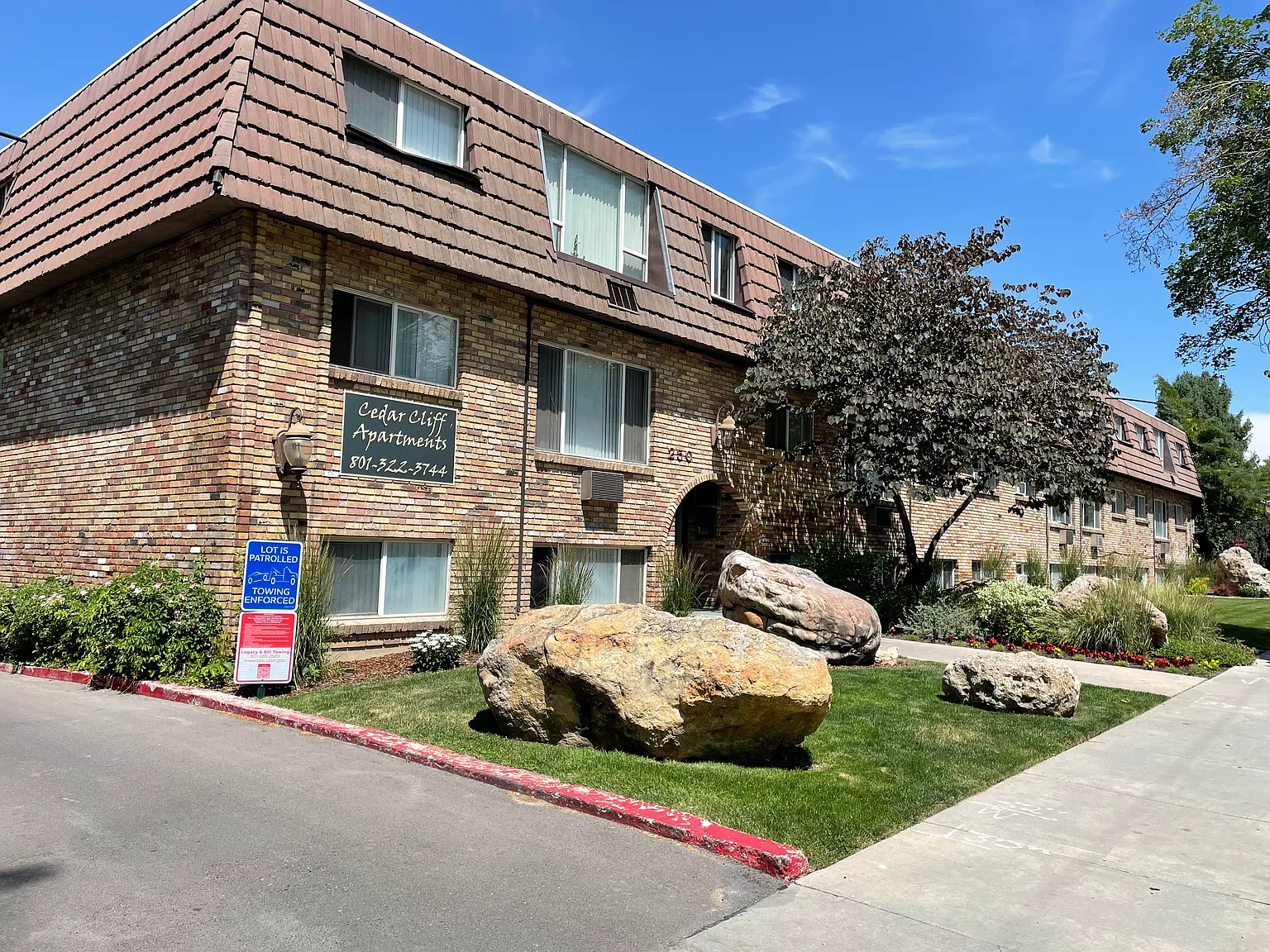 Cedar Cliff Apartments — Photo 1