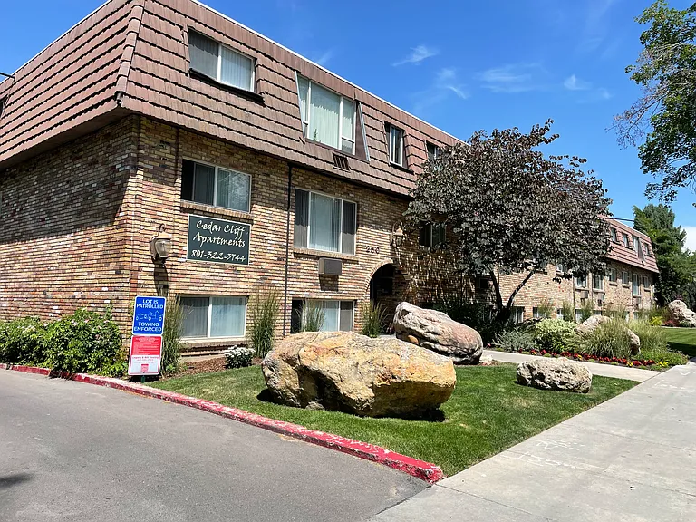 Cedar Cliff Apartments — Photo 1