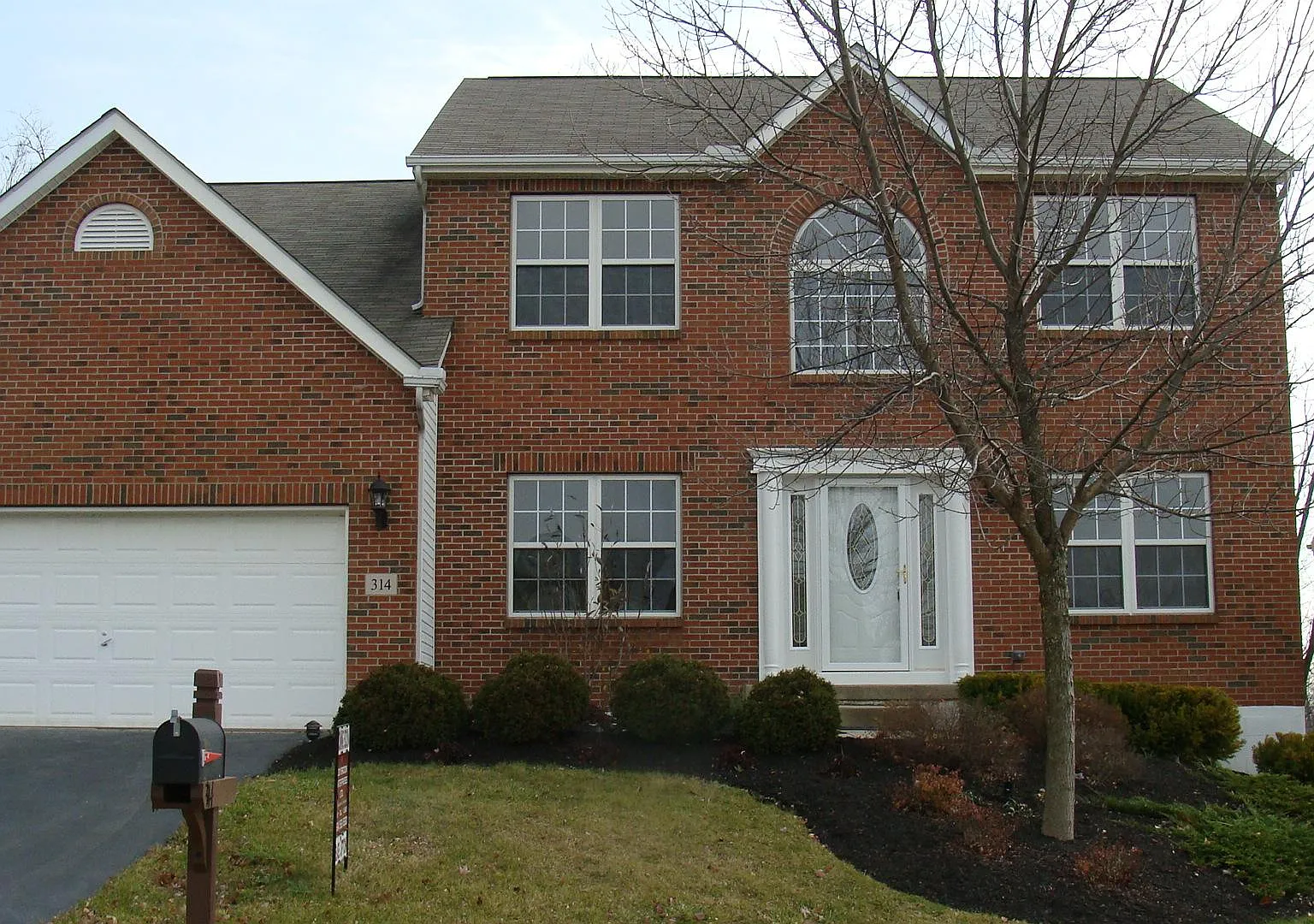 314 Weatherburn Dr — Photo 2