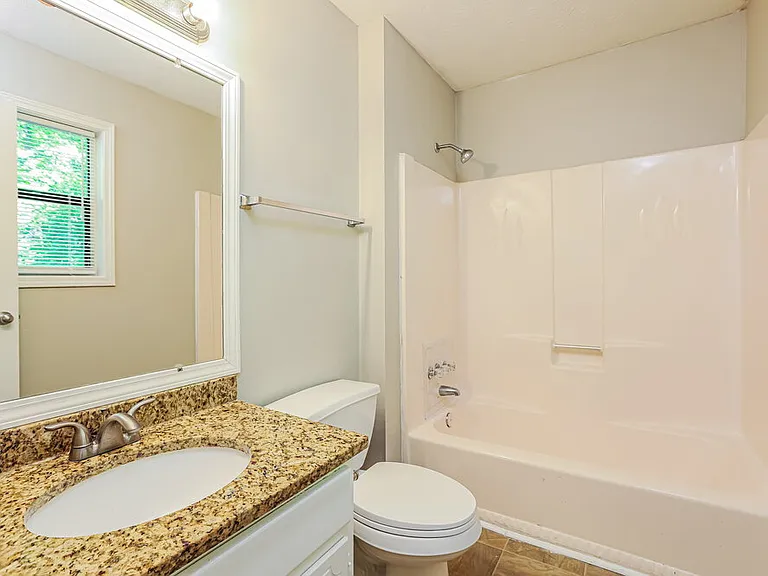 3237 Carmel Dr — Photo 16