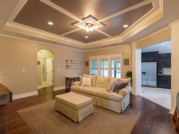 3rd image of 3991 Karaline Cir