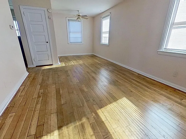 889 Tioga St #1 — Photo 2