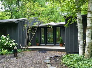 39 Hook Rd, Rhinebeck, NY 12572