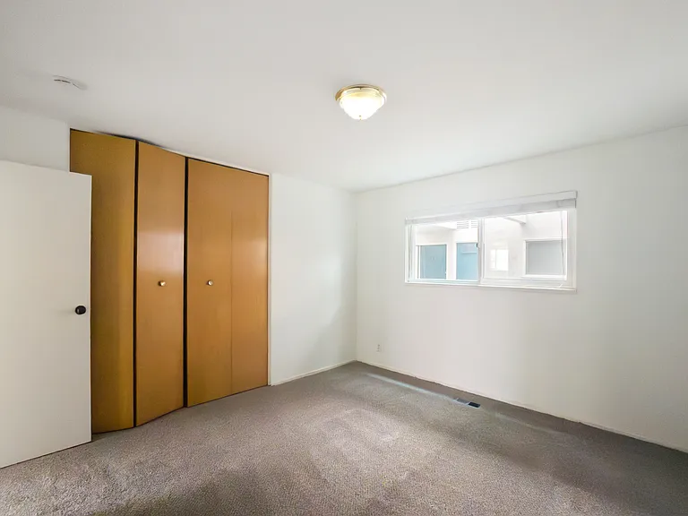 Curtner Villa Apartments — Photo 29