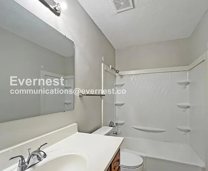 2372 Ashland Dr — Photo 6