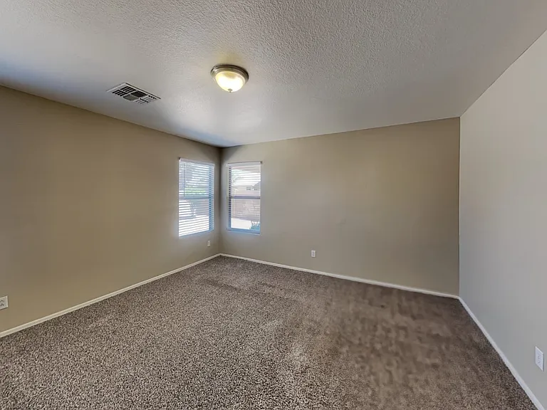 2980 Bedford St — Photo 11
