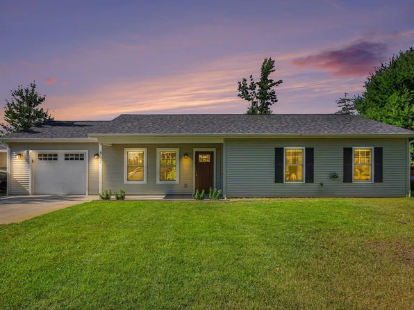 792 Judson Rd, Norton Shores, MI 49456