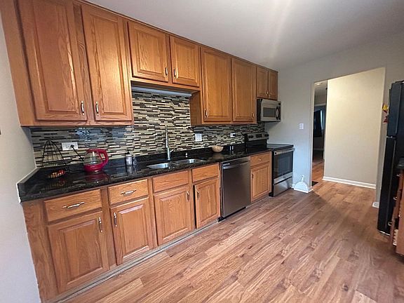 4th image of 4852 N Orange Ave