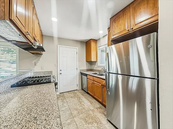 5th image of 1561 Ashwood Dr