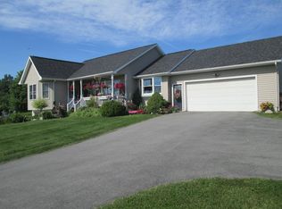 5755 Barnes Rd, Canandaigua, NY 14424