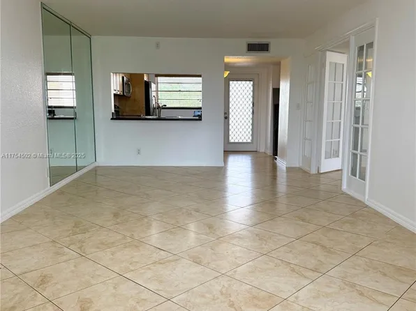 1920 Sabal Palm Dr APT 402, Davie, FL 33324
