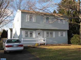 1046 Mearns Rd, Warminster, PA 18974