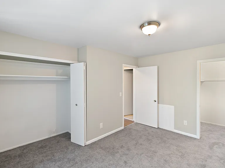 Lakeshore Apartments- New Baltimore — Photo 12