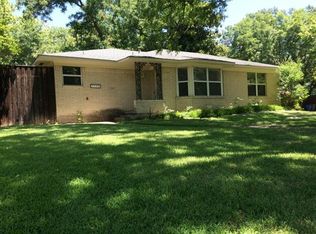 7704 Goforth Rd, Dallas, TX 75238