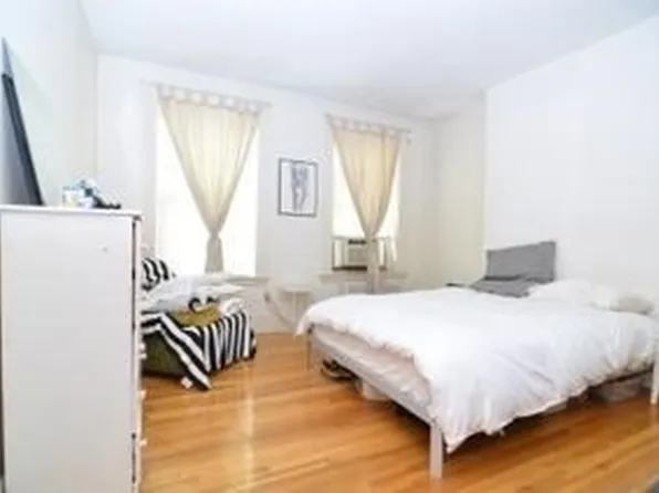 8 Fayette St APT 4L, Boston, MA 02116