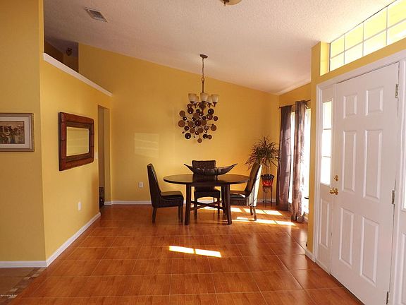 5th image of 204 E Betony Branch Way