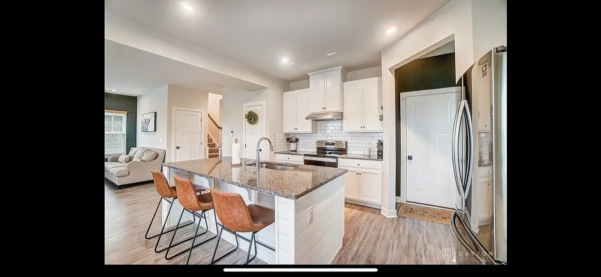 Building Photo - 9487 Whispering Stream Ct