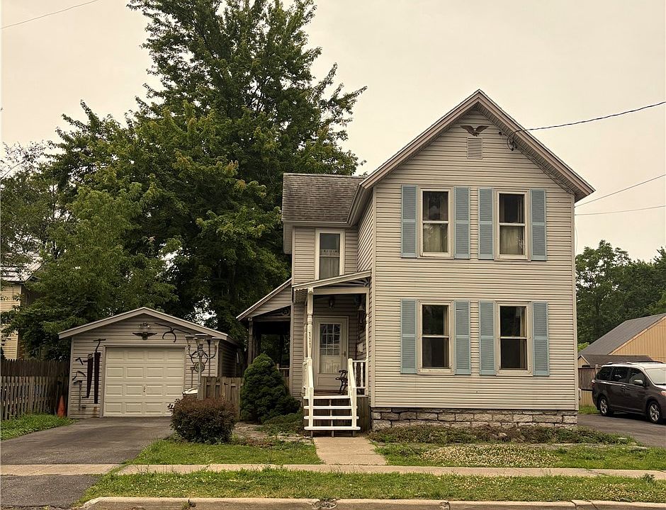 1st image of 111 W Lynde St