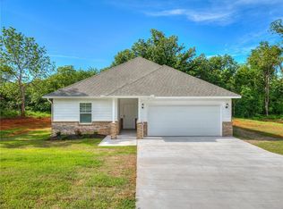 9896 Livingston Rd, Edmond, OK 73025